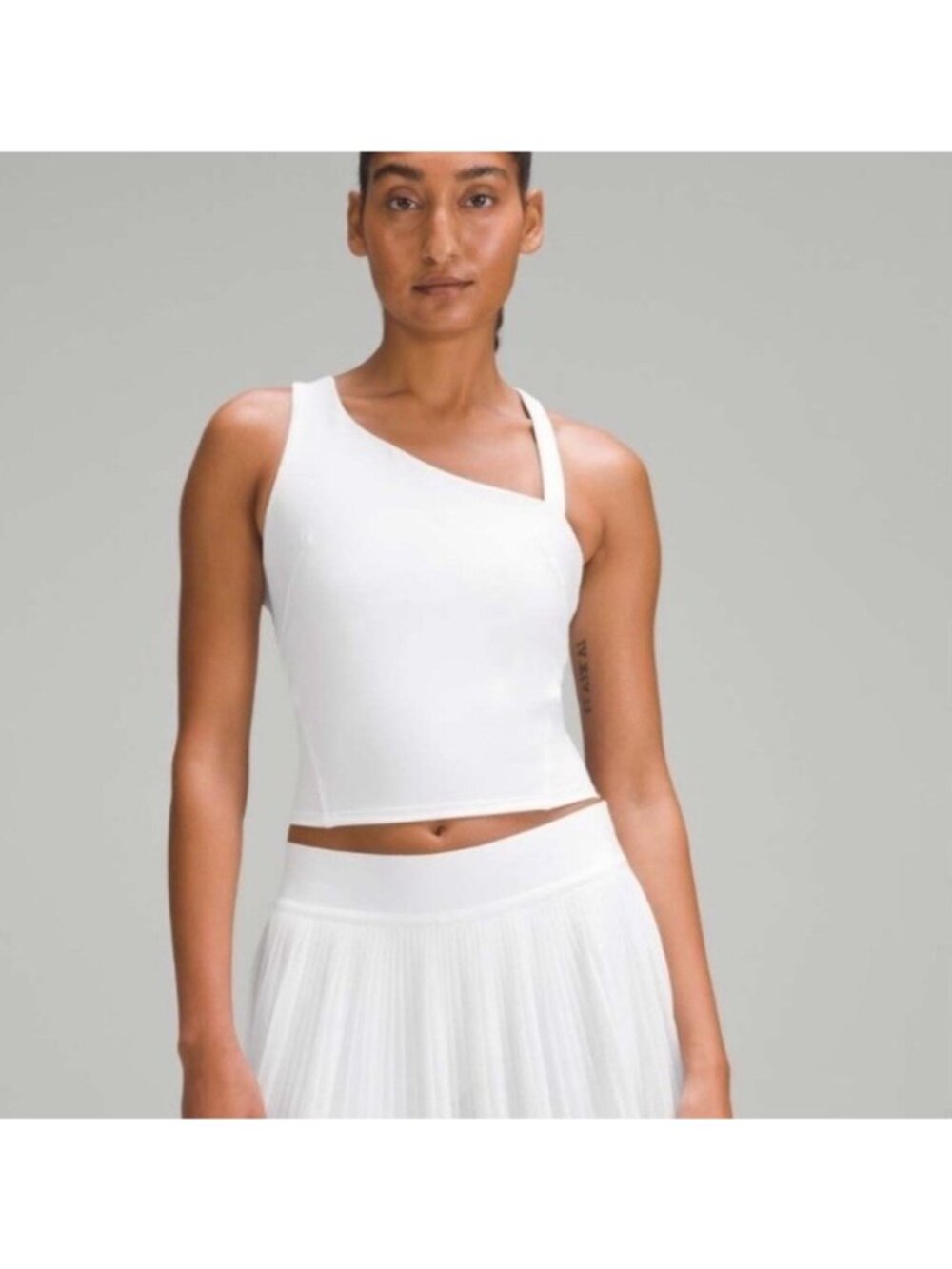 Lululemon Everlux Asymmetrical Tennis Tank Top Medium Support, B/C Cup, Size 10
